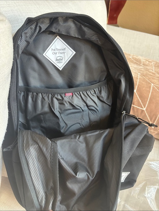 Herschel Classic XL Backpack Black 22L Minimalist Travel School Bag NWT main image 12